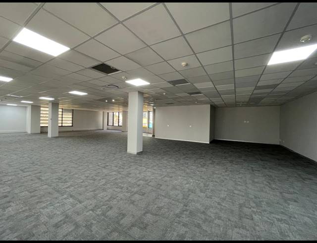 412M² OFFICE TO LET IN BRYANSTON